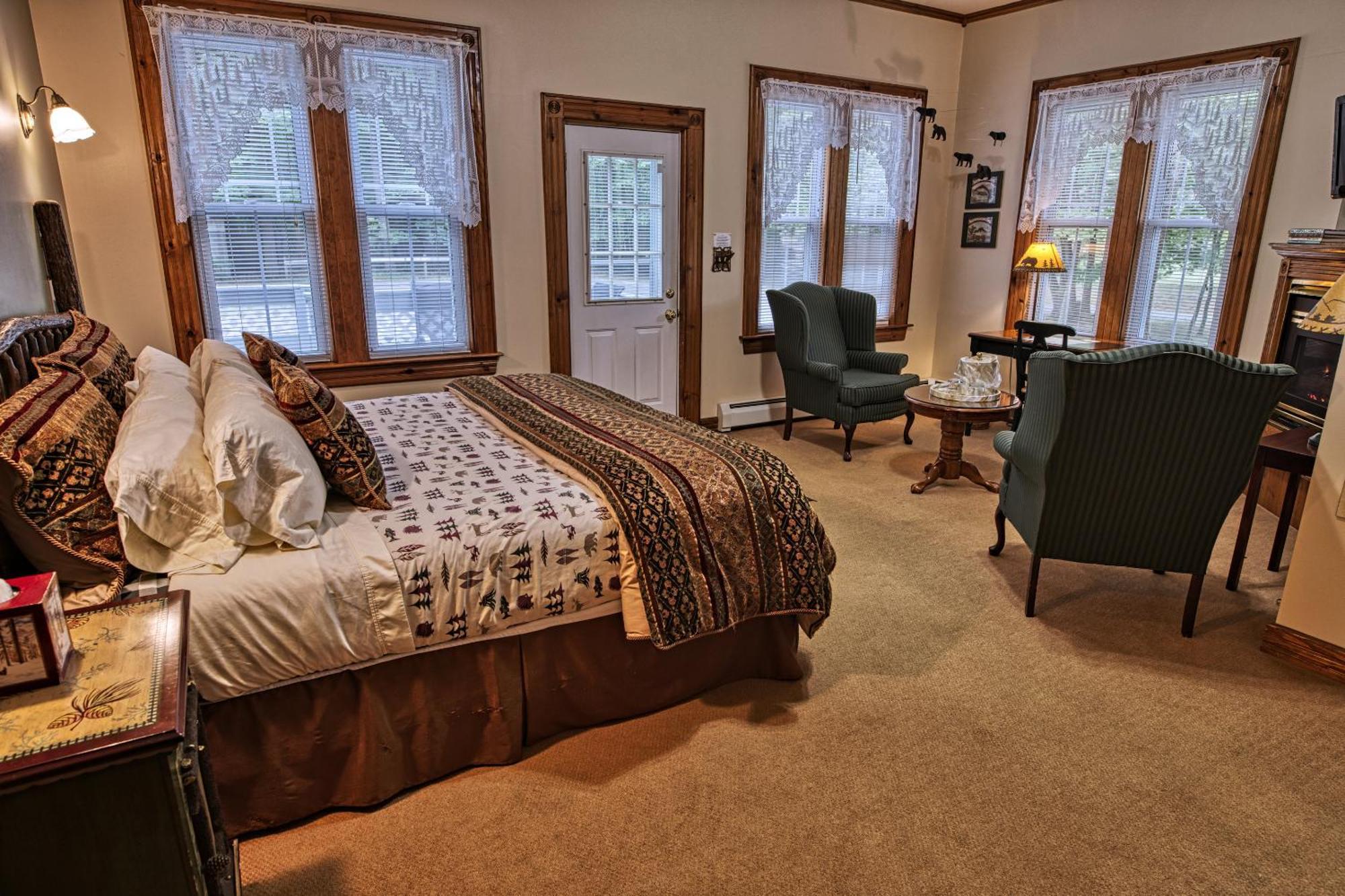 Rockwell Falls Inn And Wine Bar Lake Luzerne 客房 照片
