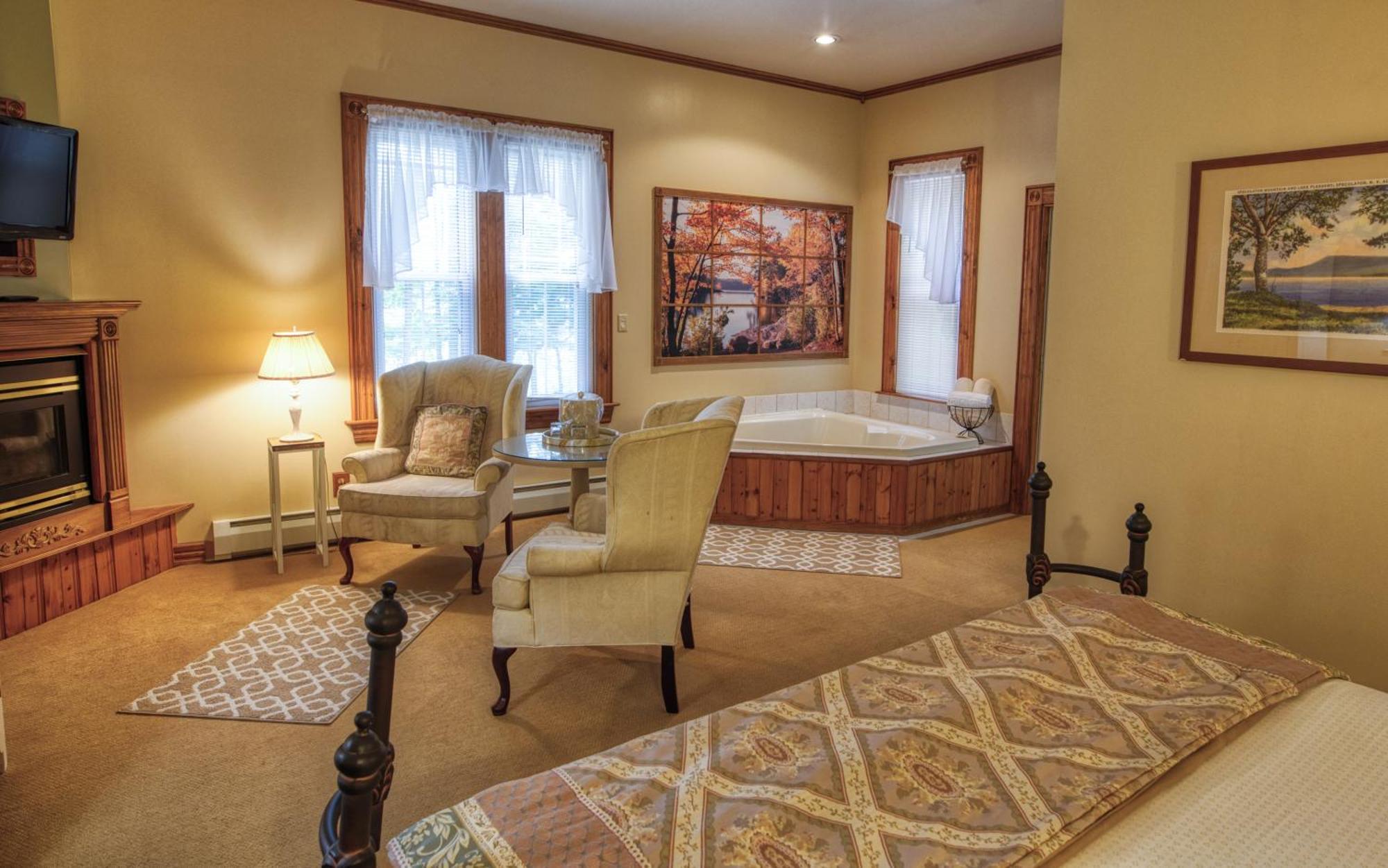 Rockwell Falls Inn And Wine Bar Lake Luzerne 外观 照片