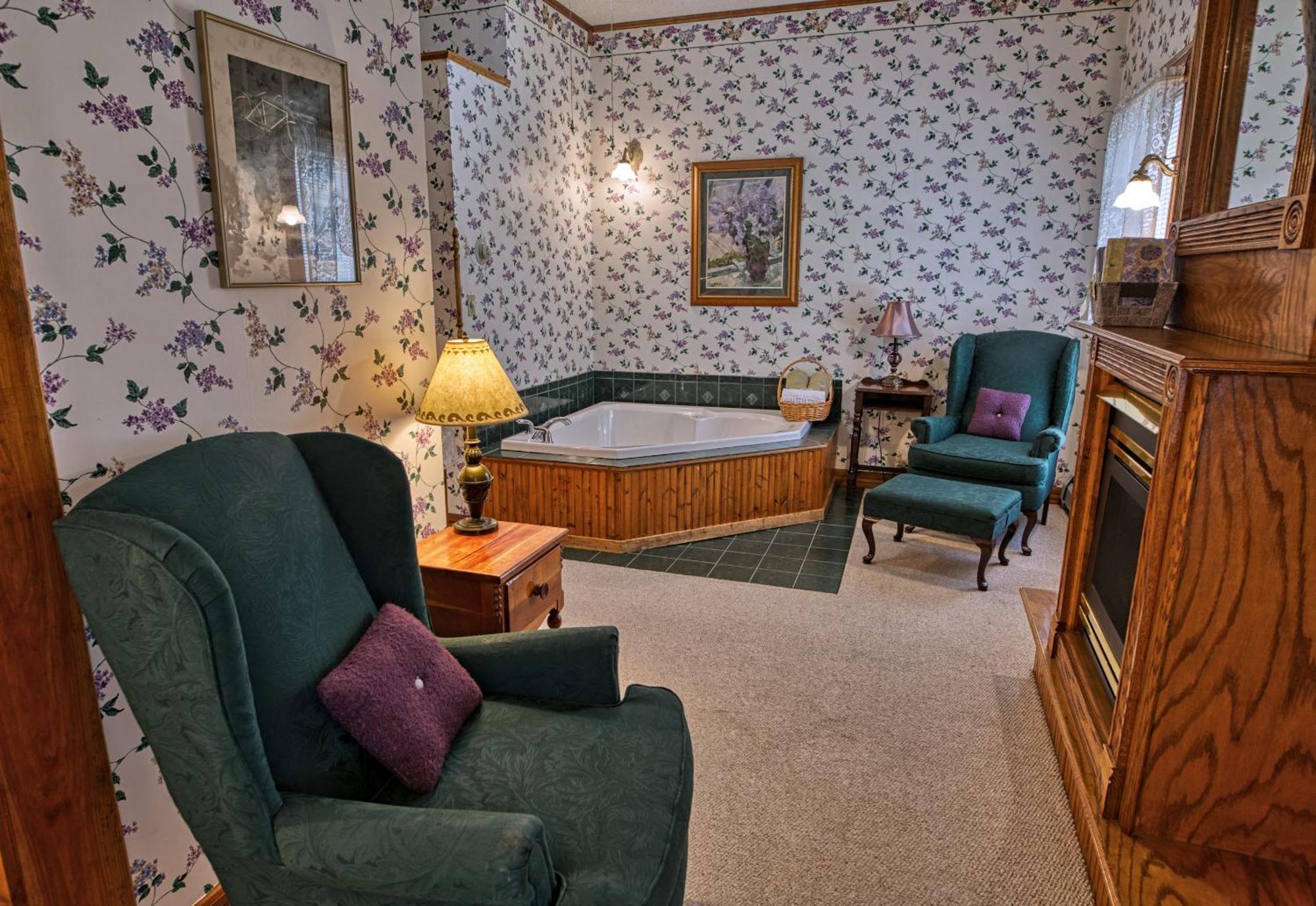 Rockwell Falls Inn And Wine Bar Lake Luzerne 客房 照片
