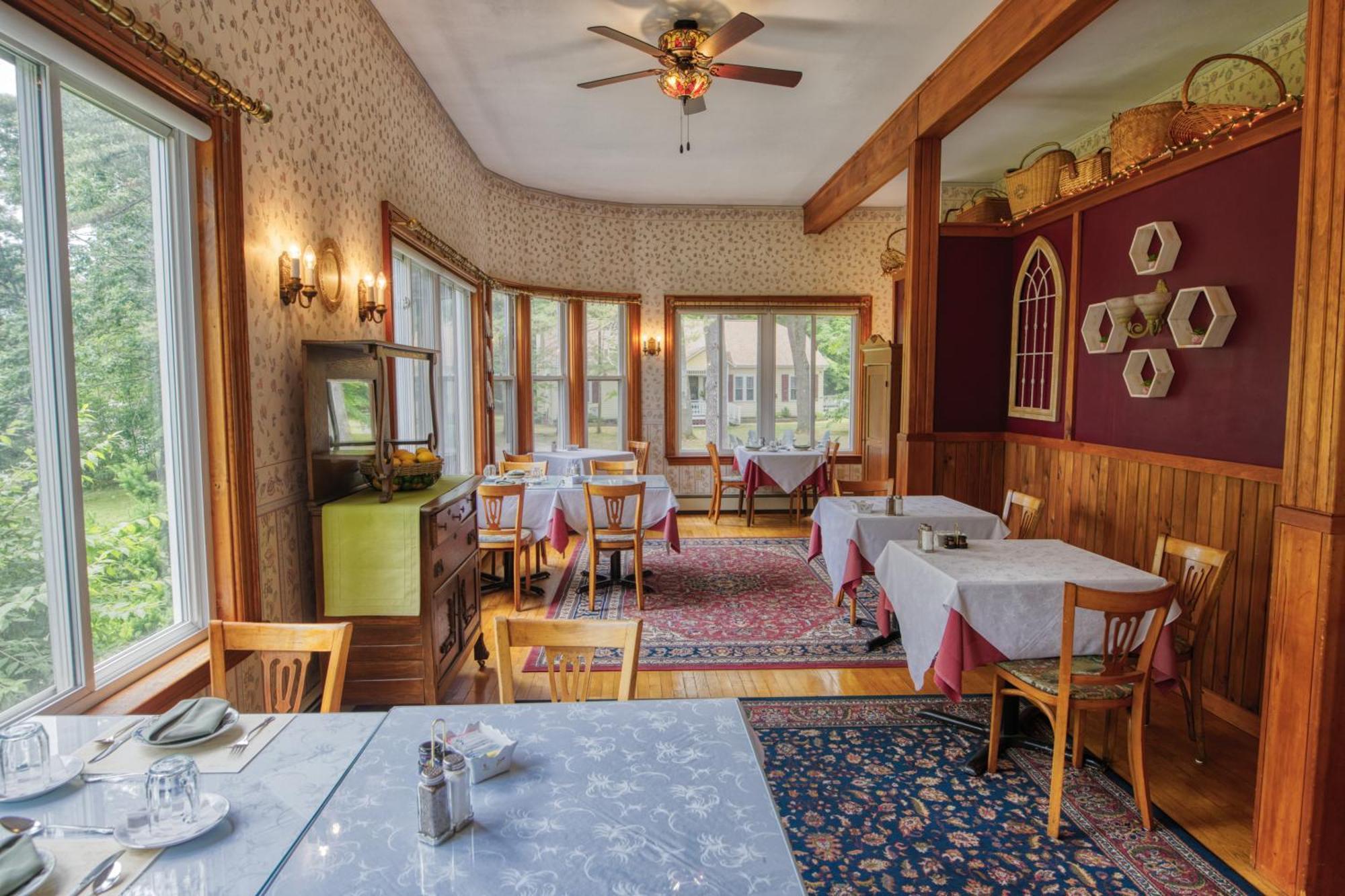 Rockwell Falls Inn And Wine Bar Lake Luzerne 外观 照片