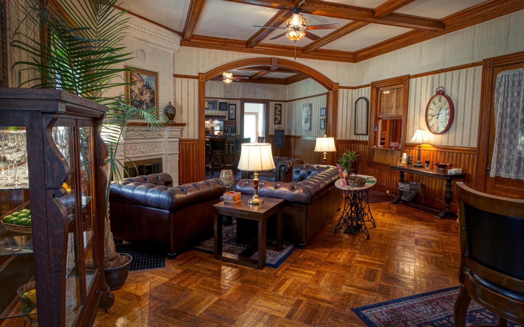 Rockwell Falls Inn And Wine Bar Lake Luzerne 外观 照片