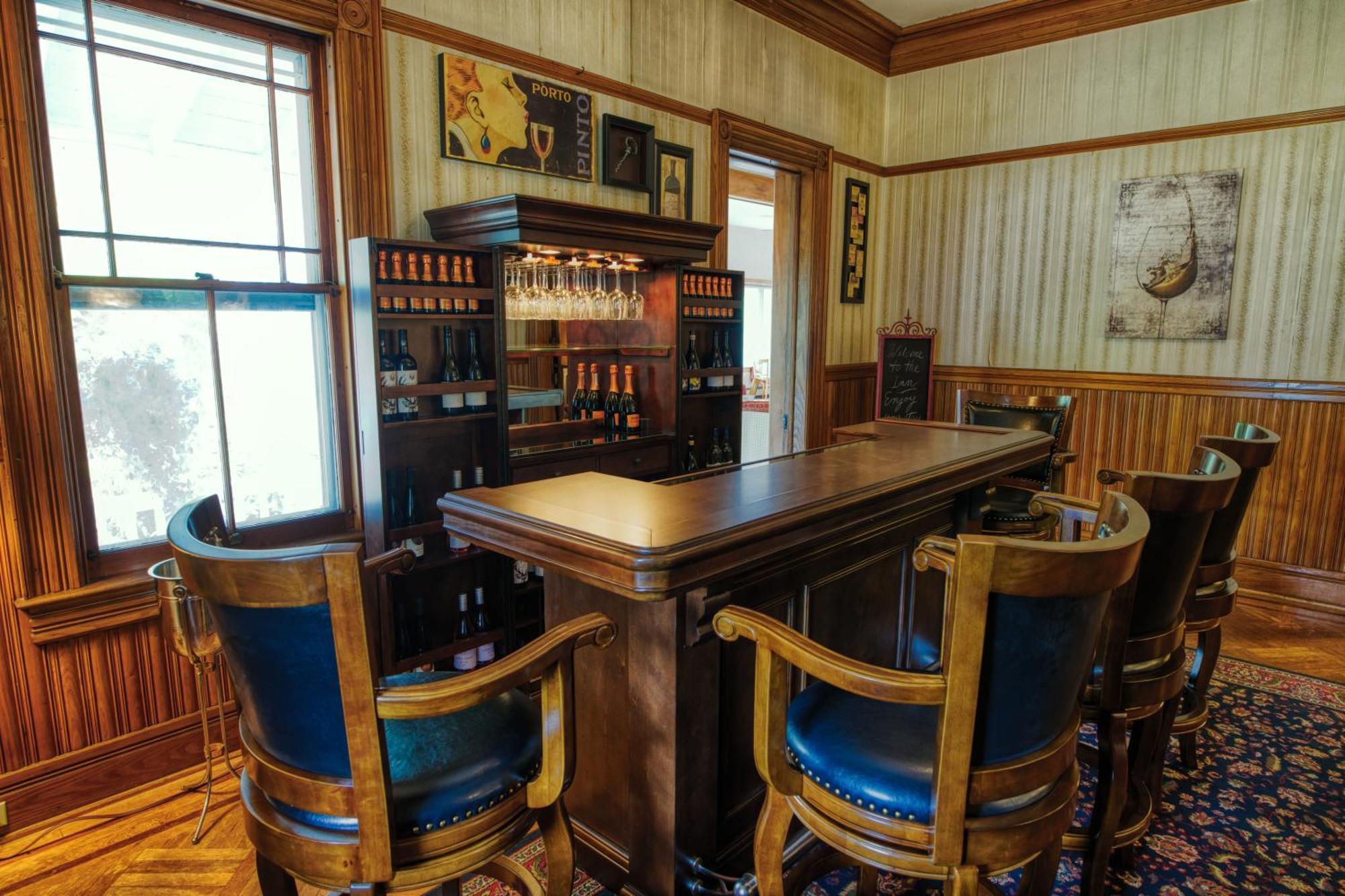 Rockwell Falls Inn And Wine Bar Lake Luzerne 外观 照片
