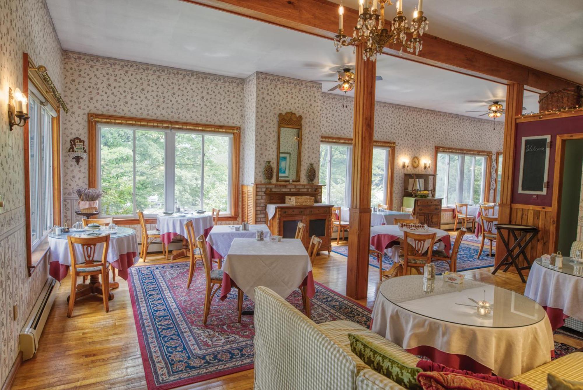 Rockwell Falls Inn And Wine Bar Lake Luzerne 外观 照片