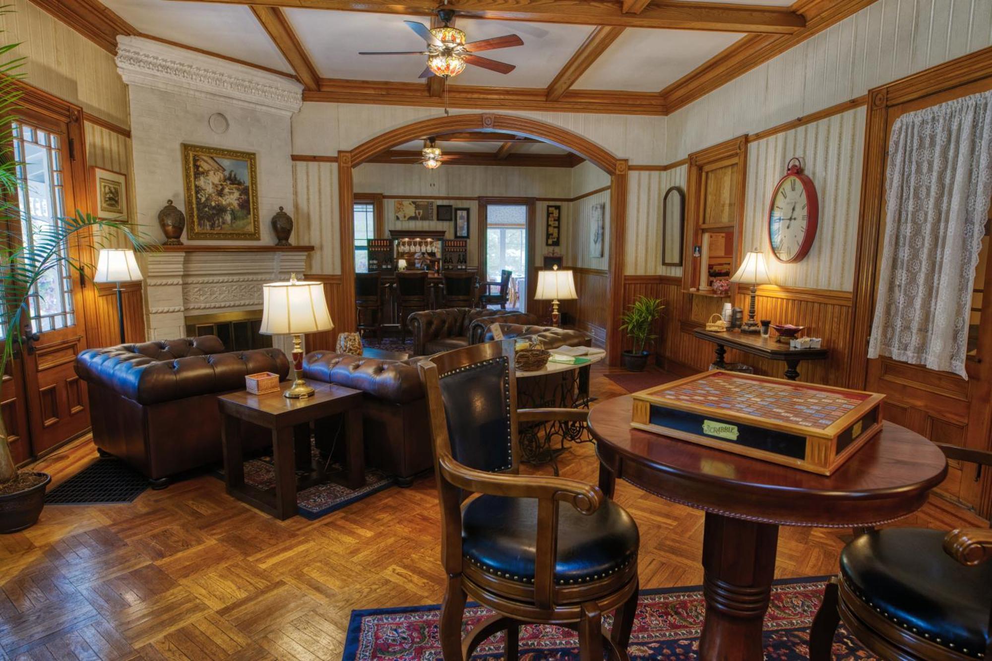 Rockwell Falls Inn And Wine Bar Lake Luzerne 外观 照片